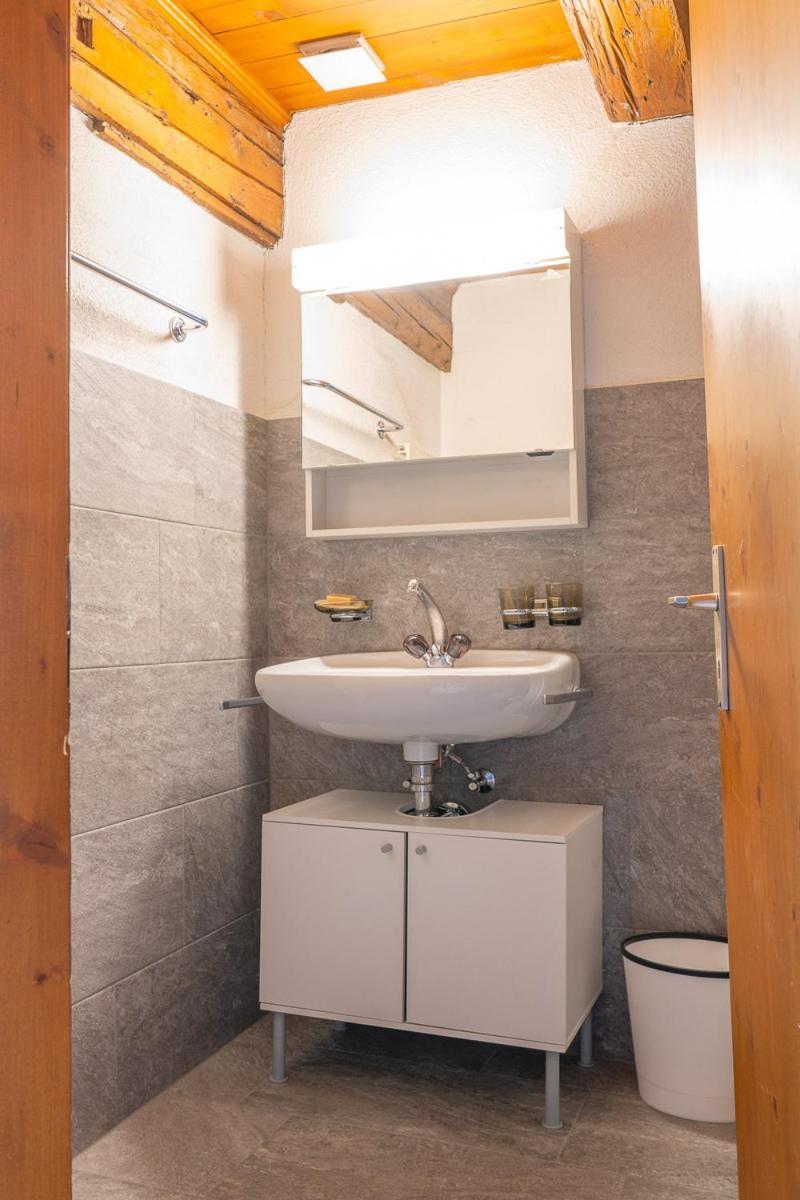 Chrona Bed & Breakfast Jenaz Zimmer foto