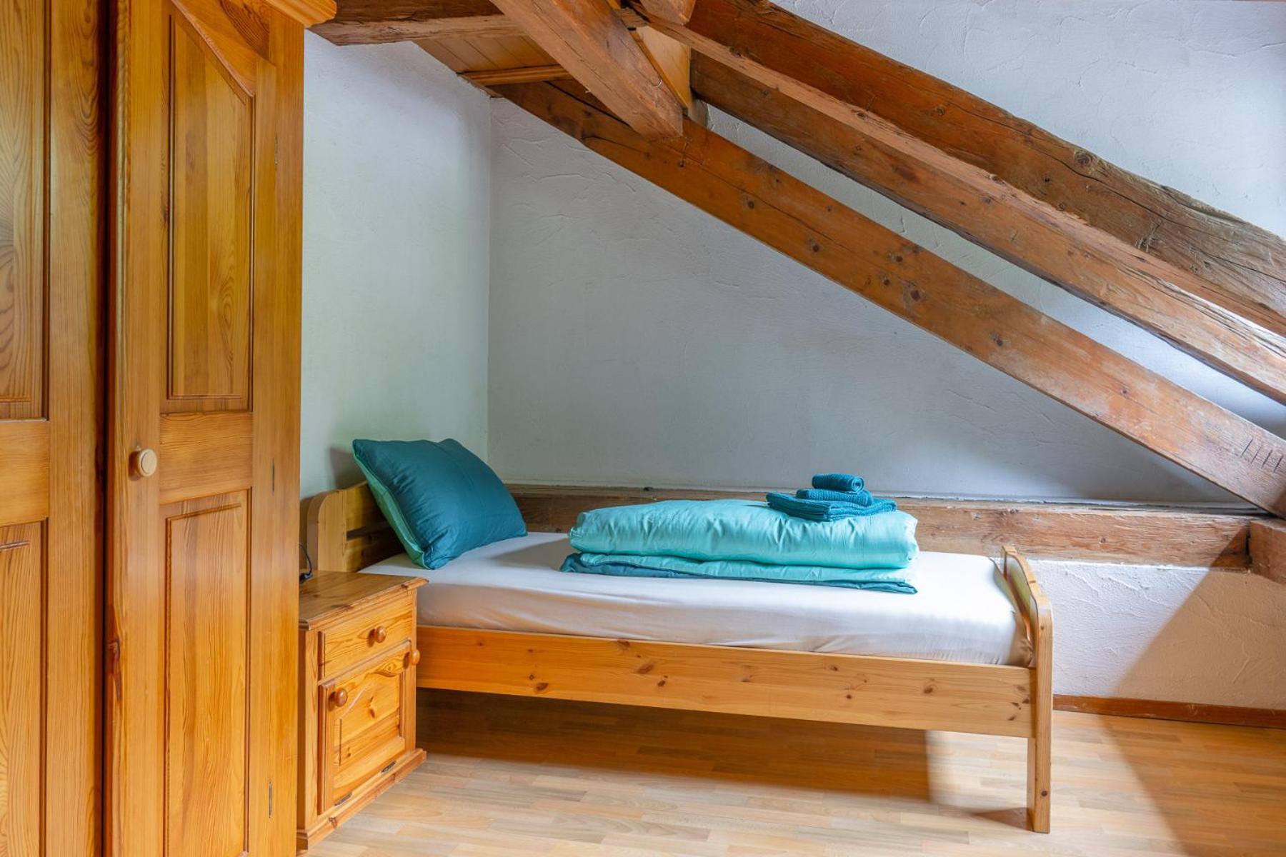 Chrona Bed & Breakfast Jenaz Zimmer foto
