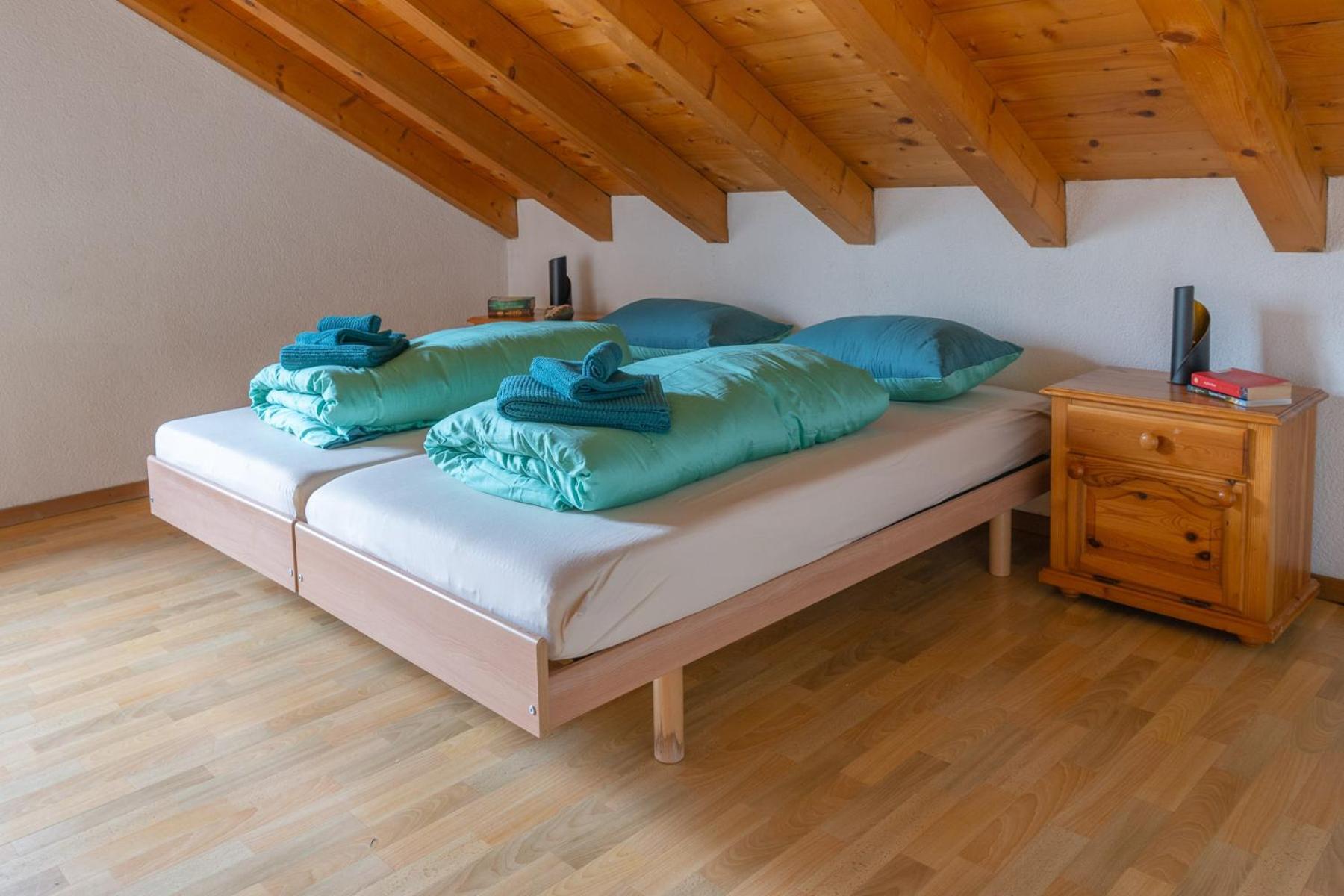Chrona Bed & Breakfast Jenaz Zimmer foto