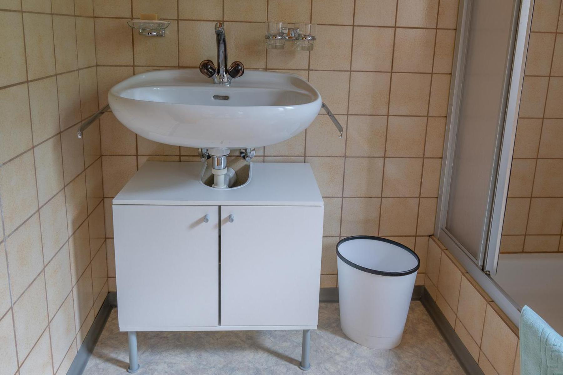 Chrona Bed & Breakfast Jenaz Zimmer foto