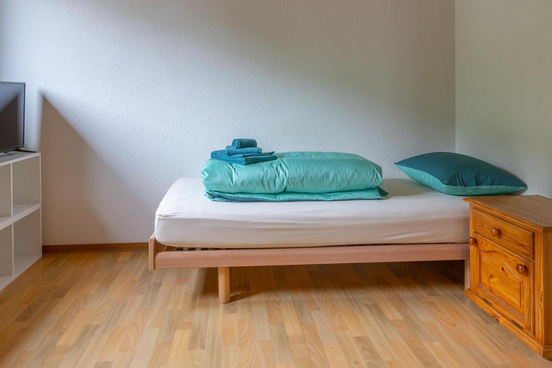 Chrona Bed & Breakfast Jenaz Zimmer foto