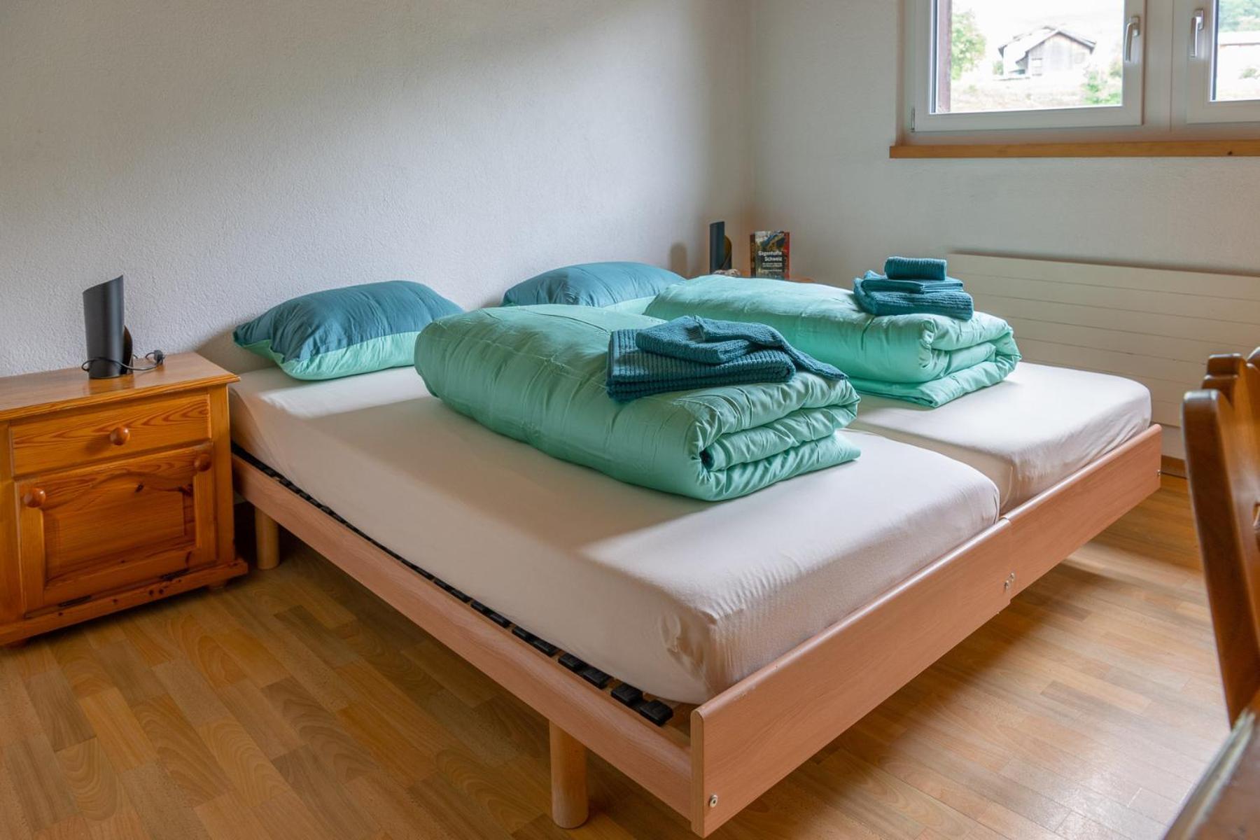 Bed and Breakfast Chrona Bed & Breakfast Jenaz Zimmer foto