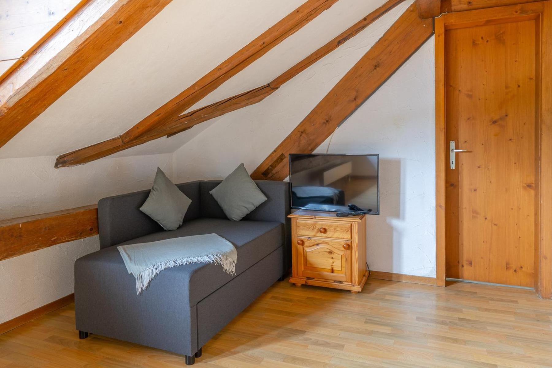 Chrona Bed & Breakfast Jenaz Zimmer foto